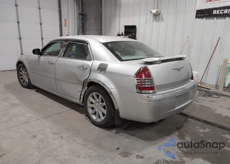 2005 Chrysler 300C z USA, uszkodzony, nr VIN 2C3JA63H15H615492